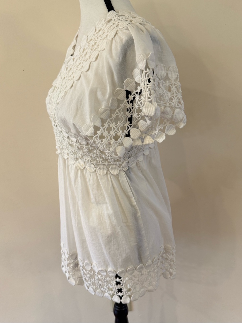 Gracia White Embroidered V-Neck Tunic Top size small - Picture 5 of 6
